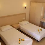 Kaunos فندق كويجيز