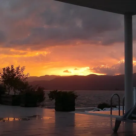 Otel Kaunos 3*